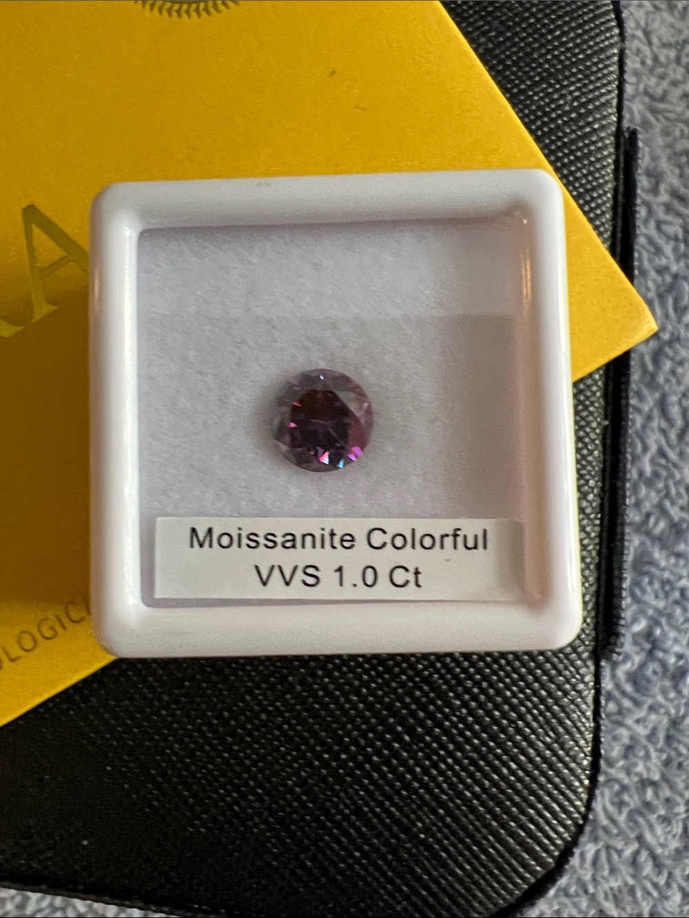 Colorful Round Moissanite 1.0 Ct - Purple/Pink Sparkle